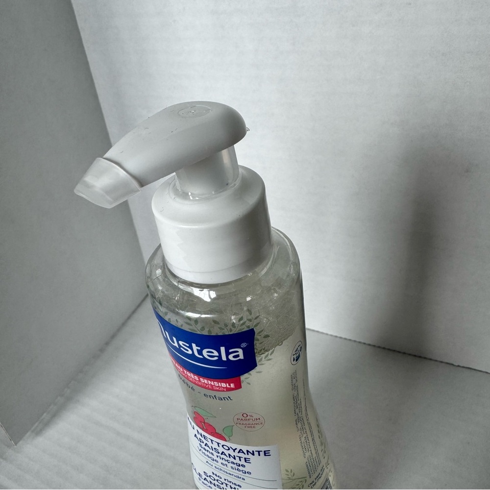 New Mustela No Rinse Soothing Cleansing Water Very Sensitive Skin 10.14 oz Baby - Picture 10 of 13